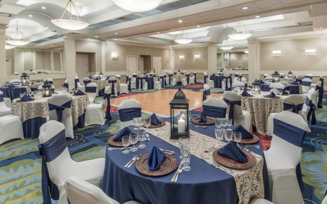 Crowne Plaza Virginia Beach Town Center by IHG