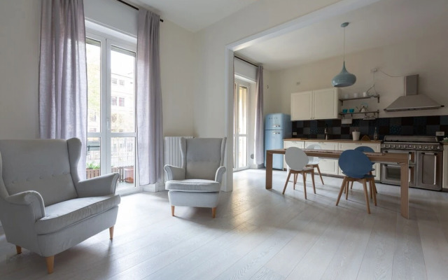 Porta Volta Bright and Roomy Flat