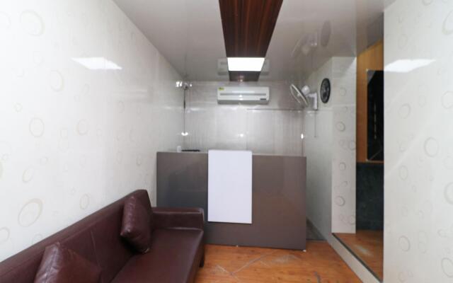 OYO 377 Hotel Excellent