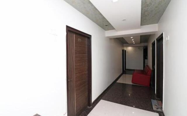 OYO Premium Swaroop Nagar