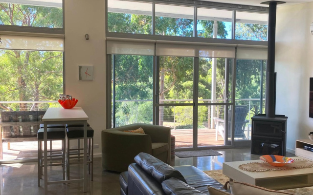 Moriarty Studio - perfect couples retreat