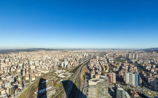 Studio Flat With Panoramic City View in Atasehir