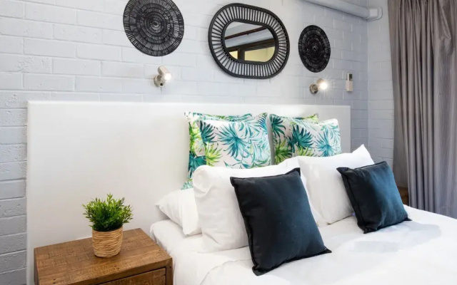 Batemans Bay Studio Escape With Lush Vista