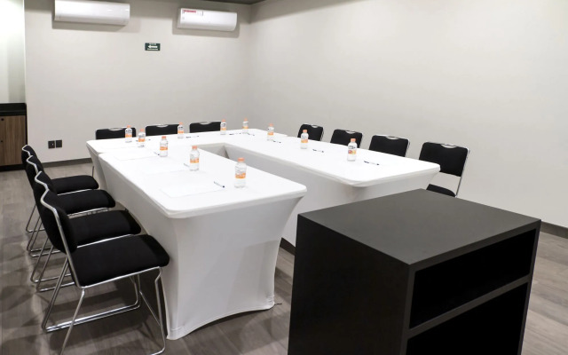 City Express Plus by Marriott Ciudad de México Mundo E