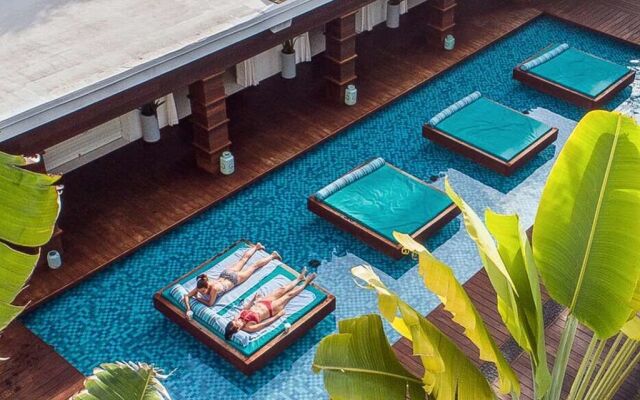 Marseilles Beachfront Hotel