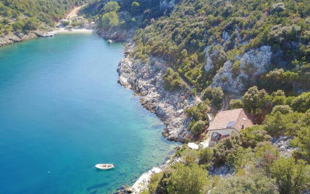 Amazing Home in Zastrazisce With 2 Bedrooms