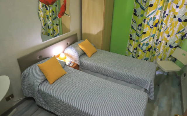 Român Holidays Hostel