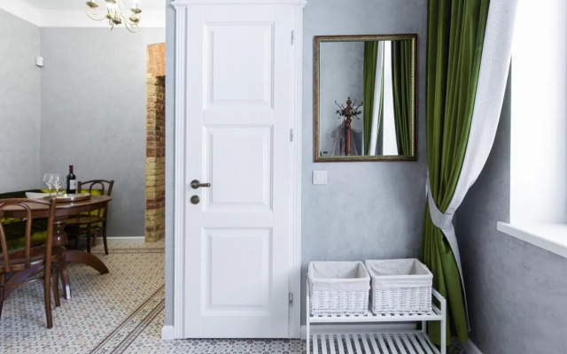 Смольського, 6