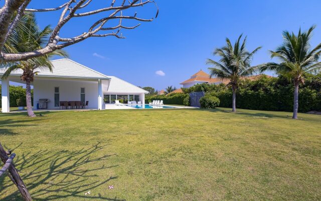 Luxury Modern 4 BR Pool Villa - PH111