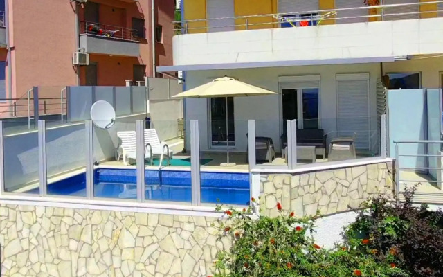 TOP-APARTMENT MONTENEGRO, with private Pool!