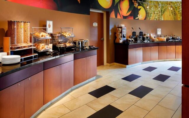 Fairfield Inn & Suites Cumberland