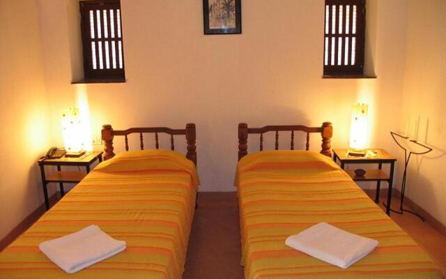 Granpa's Inn Hotel Bougainvillea