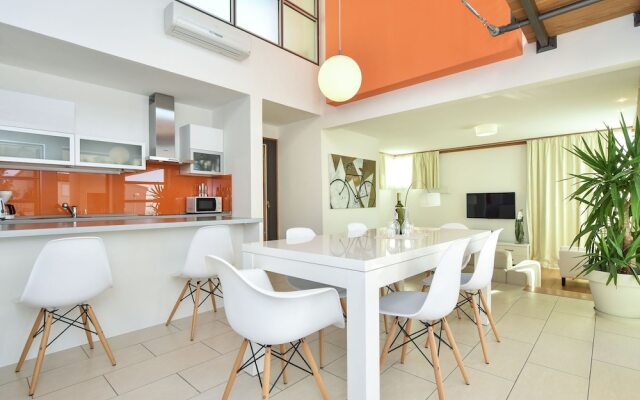 Swanky Villa in Makarska With Sauna, Jacuzzi & Mountain Views