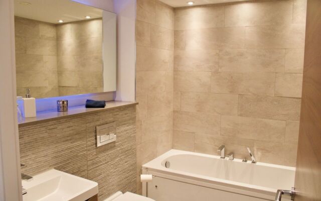 Luxurious Central Edinburgh Apartment - Sleeps 6