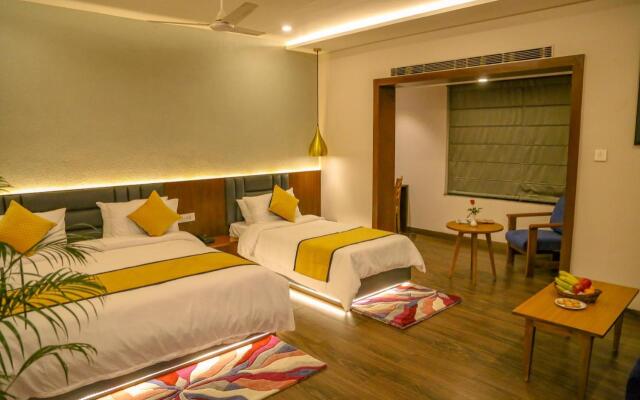 Four Leaf Hotel Sapphire Blue