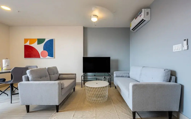 w Comfy 1BR w Perfect Balcony in Casco View