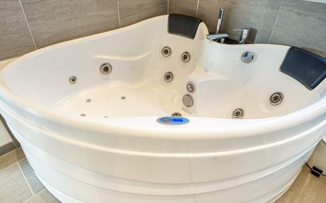 8 Person Holiday Home in Dannemare