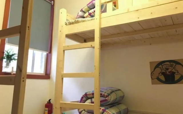 Waiting for You in Guilin Youth Hostel