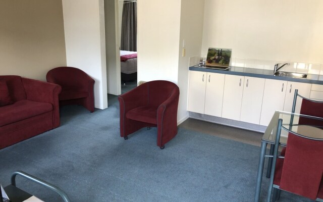 Academy Motor Inn
