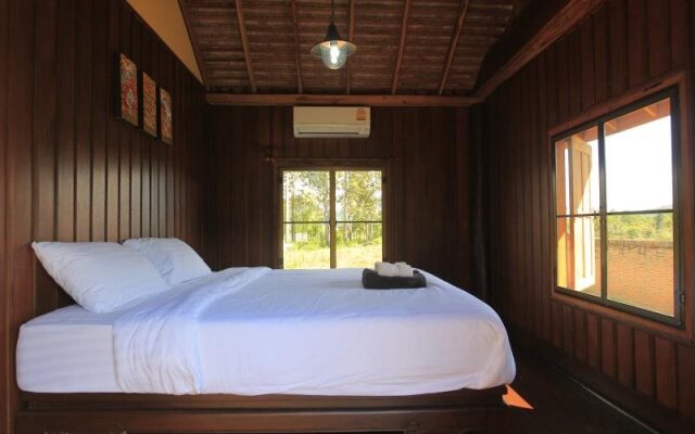 Doi Nok Strawberry Resort - ดอย นก สตรอเบอร์รี่ รีสอร์ทแอนด์เรส