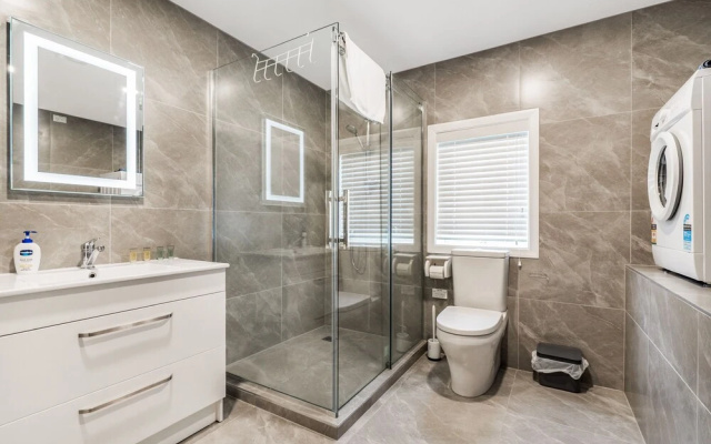 Ehome - 2 Bedroom Holiday Home on Wootton Road
