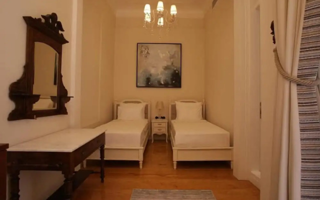 Rasim Palas (Adults Only +12)