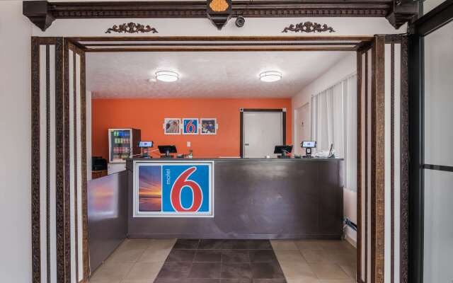 Motel 6 Attalla, AL