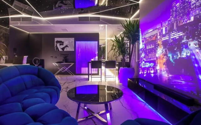 Apartments in Sky Tower with Bathtub near the window