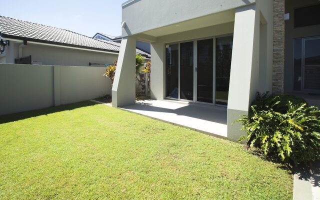 Gold Coast Luxury Waterfront House
