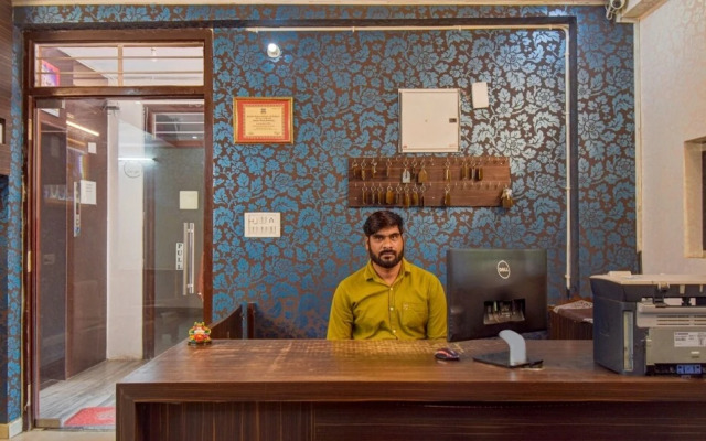 OYO 9596 Hotel Radha Nikunj Residency