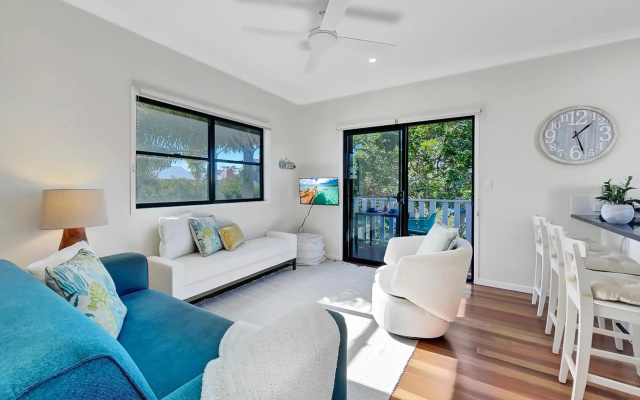 Beachside Serenity Apartment