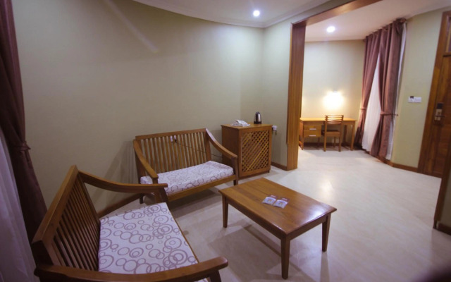 Masailand Safari & Lodge