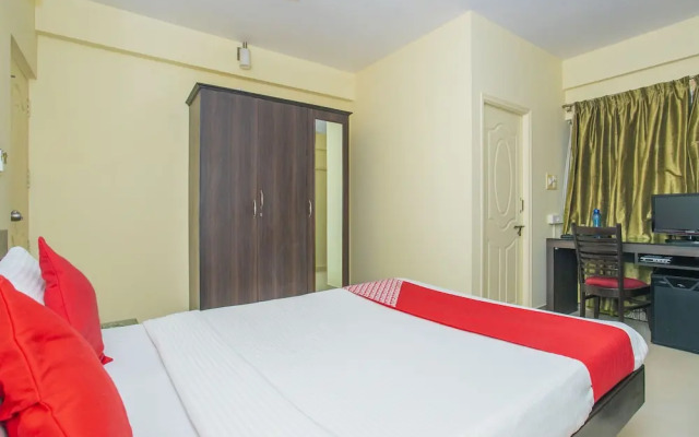 OYO 18923 Mel's Regency