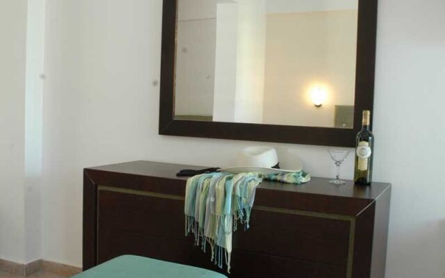 Santa Maura Studios & Apartments