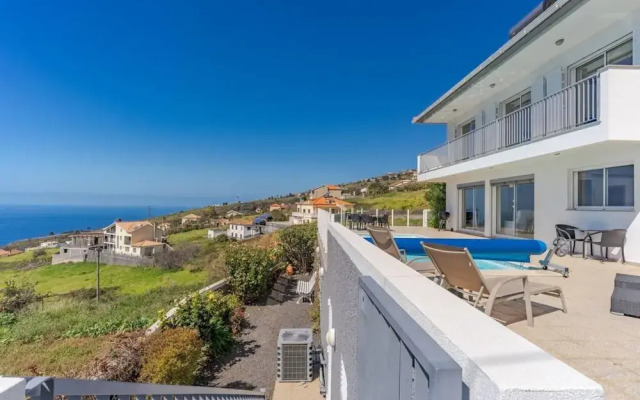 Villa Eldomar 61 in Estreito da Calheta