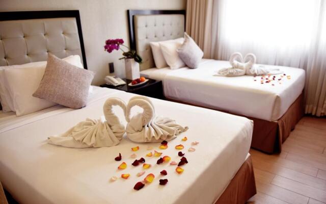 Aura One Hotel
