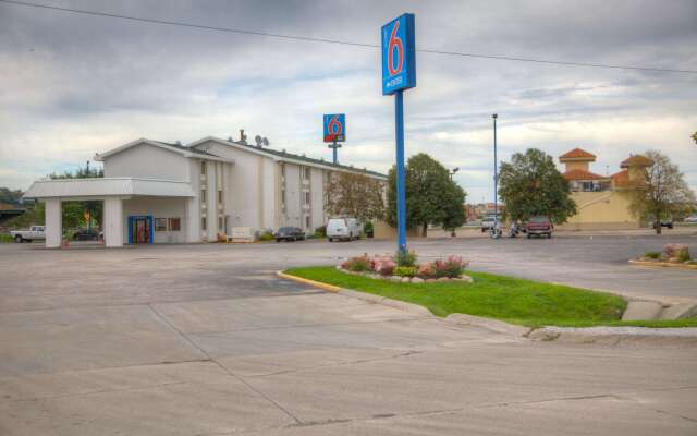 Motel 6 Council Bluffs, IA - Omaha East