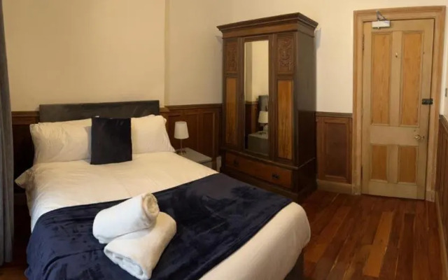 Lady Road Apartment