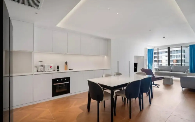 Premier 3-bedroom Apartment E333 Beachfront