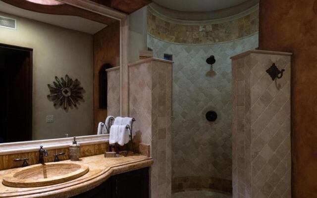 Stunning 6BD Pedregal Villa Maria