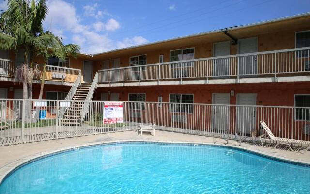 Chateau Inn and Suites