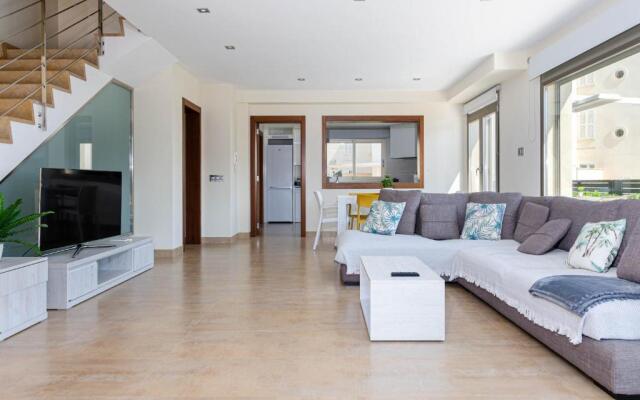 YourHouse Antonia, sea view house with terrace