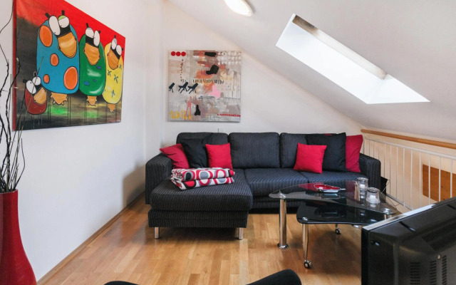 Comeback Apartment Central