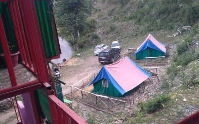 ADB Rooms Hotel Devine Point, Shimla