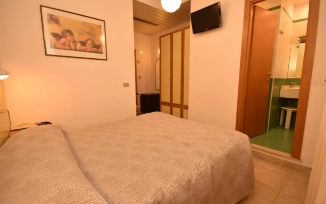 Hotel Thea