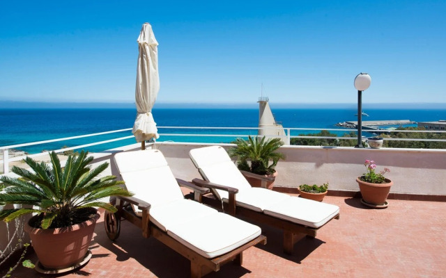 Casa con terrazza sul mare all'Addaura by Wonderful Italy