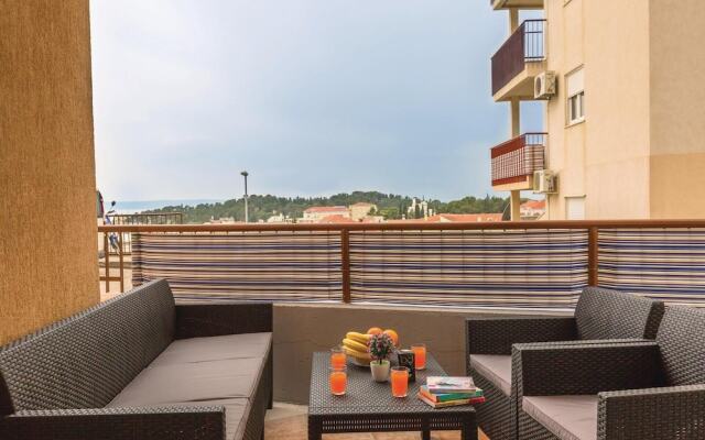 Awesome Home in Makarska With Wifi and 2 Bedrooms