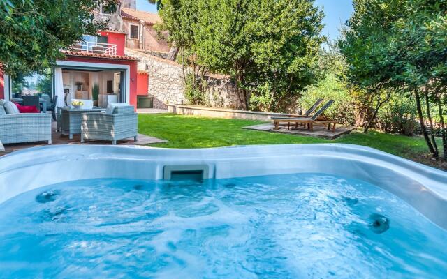Villa Fema