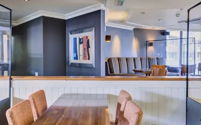 Premier Inn London Putney Bridge