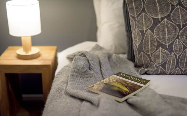 The elbowroom escape